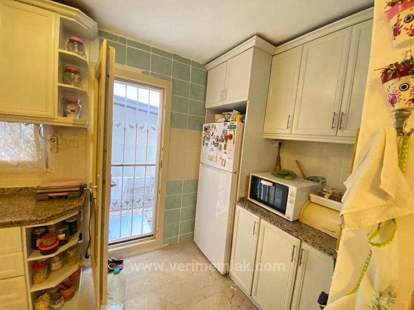 Seferihisar Cumhuriyet Mahallesi, Yıldız Tur Sitesi. 3+1 Wohnung Zum Verkauf, Wo Blau Und Grün Sich Treffen.