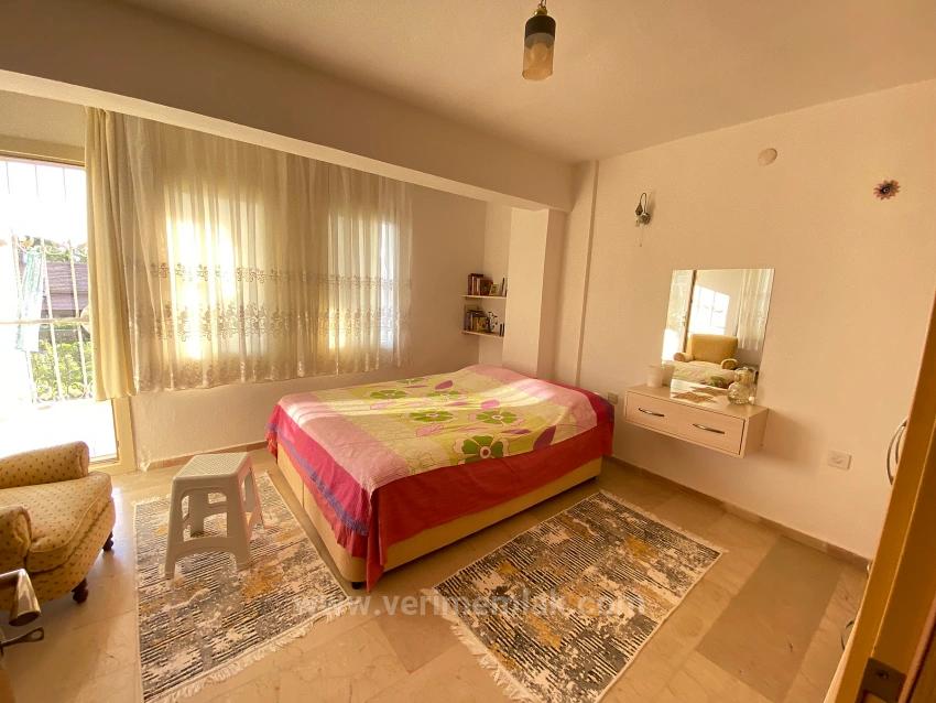 Seferihisar Cumhuriyet Mahallesi, Yıldız Tur Sitesi. 3+1 Wohnung Zum Verkauf, Wo Blau Und Grün Sich Treffen.