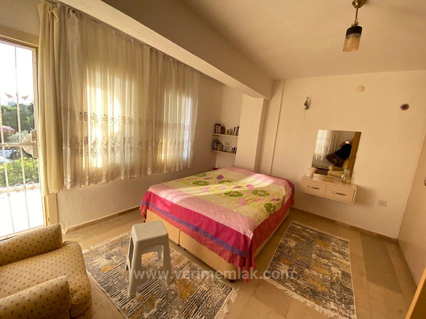 Seferihisar Cumhuriyet Mahallesi, Yıldız Tur Sitesi. 3+1 Wohnung Zum Verkauf, Wo Blau Und Grün Sich Treffen.