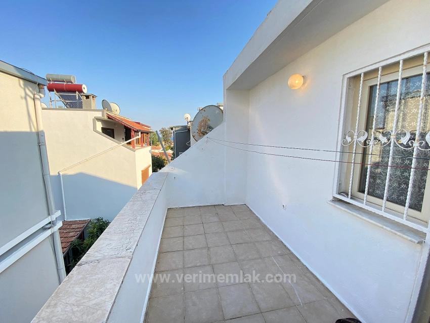 Seferihisar Cumhuriyet Mahallesi, Yıldız Tur Sitesi. 3+1 Wohnung Zum Verkauf, Wo Blau Und Grün Sich Treffen.