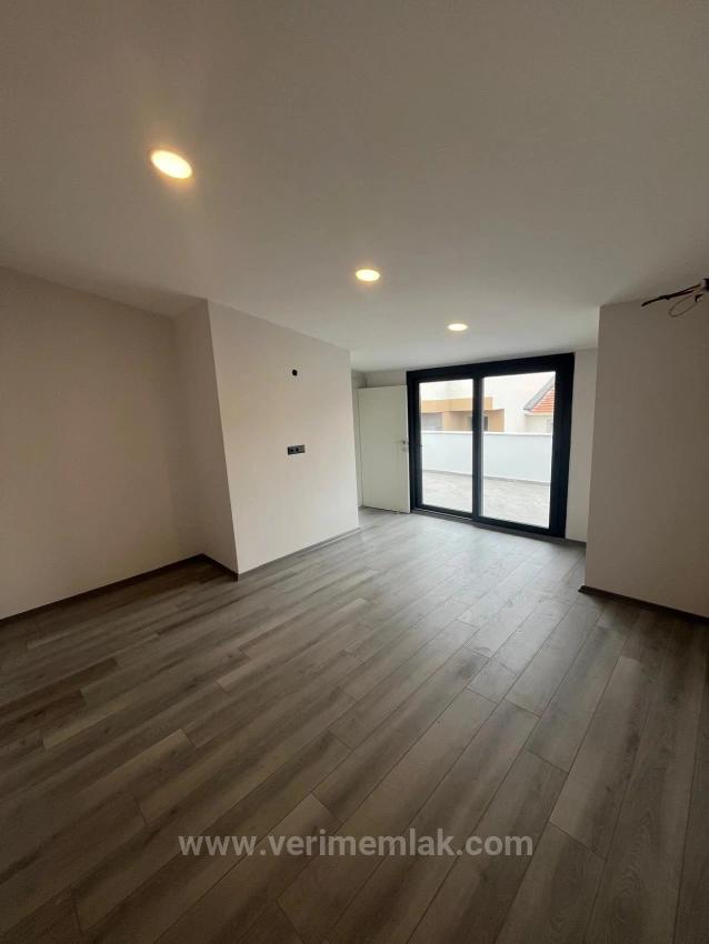 Geeignet Für Sommer- Und Winterleben In Menderes Çukaltı, Nur 350 Meter! 3+1 Moderne Villa Zu Verkaufen