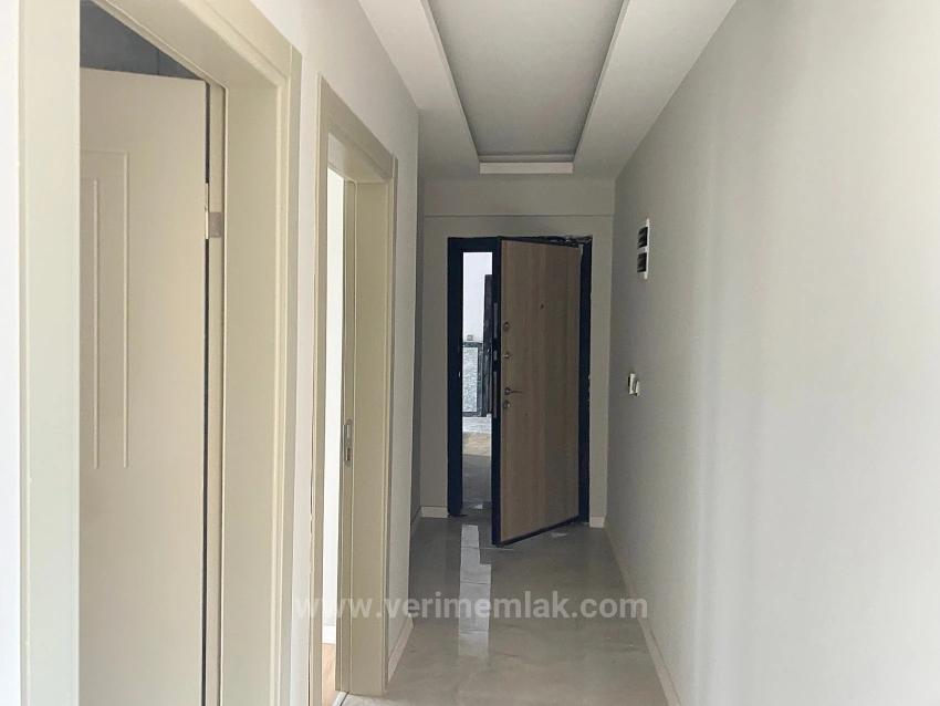 2+1 Erdgeschosswohnung Mit Aufzug Zum Verkauf Im Marktzentrum Von Gumuldur