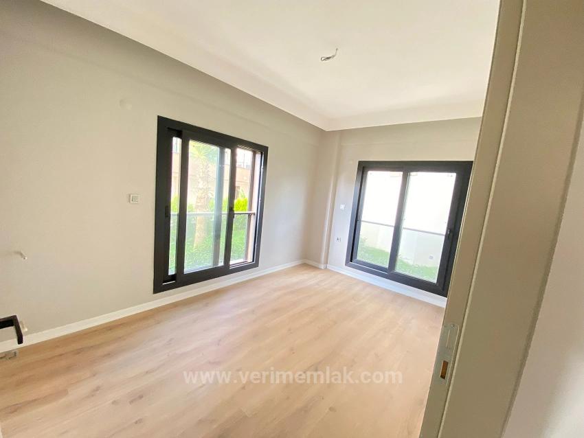 2+1 Erdgeschosswohnung Mit Aufzug Zum Verkauf Im Marktzentrum Von Gumuldur