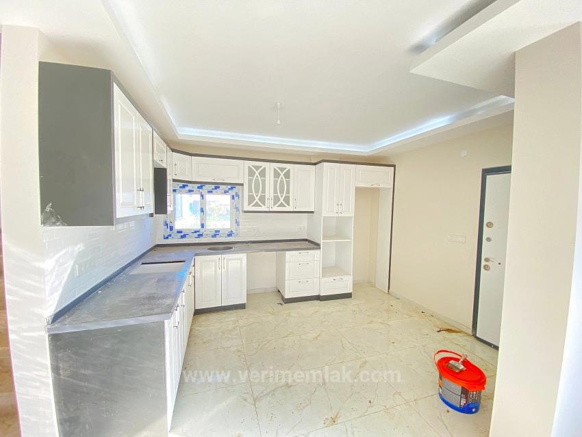 Spazieren Sie Zum Meer In Seferihisar! Eckgrundstück, Freistehende Villa Mit 3+1 Schlafzimmern Zu Verkaufen.