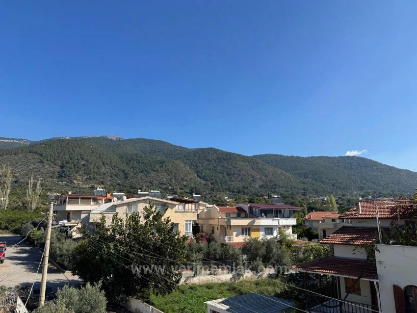 4+1 Villa Auf Einem Eckgrundstück Zum Verkauf Im Viertel Menderes Orta, 500 M Vom Meer Entfernt