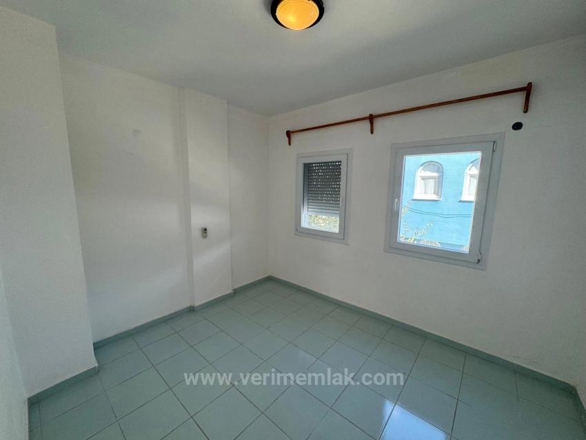 4+1 Villa Auf Einem Eckgrundstück Zum Verkauf Im Viertel Menderes Orta, 500 M Vom Meer Entfernt