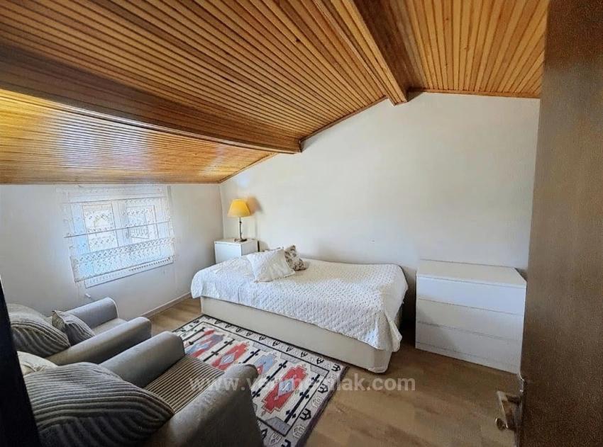 3+1 Maisonette-Wohnung Mit Kamin, Meerblick Und Geräumigem Wohnzimmer Im Herzen Des Viertels Fevzi Çakmak In Urla.