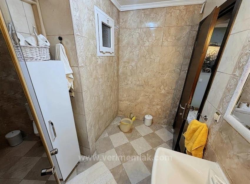 3+1 Maisonette-Wohnung Mit Kamin, Meerblick Und Geräumigem Wohnzimmer Im Herzen Des Viertels Fevzi Çakmak In Urla.