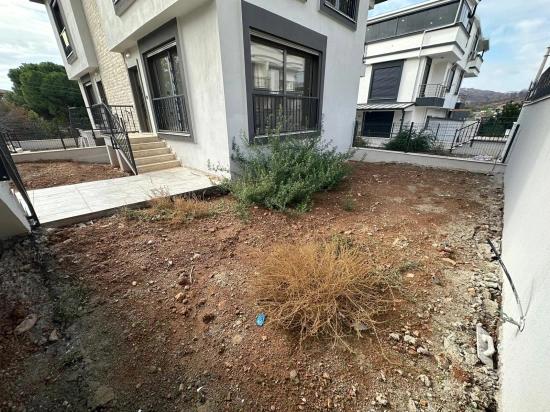 Moderne Eckvilla Auf Einem Grundstück In Payamlı, Seferihisar Zu Verkaufen | 2+1 Villa Mit Baugenehmigung.