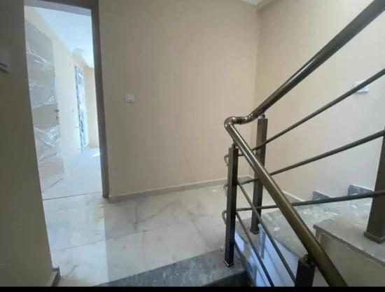 Brandneue 3+1 Eckvilla Zum Verkauf In Seferihisar Payamlı, 350 M Vom Meer Entfernt.