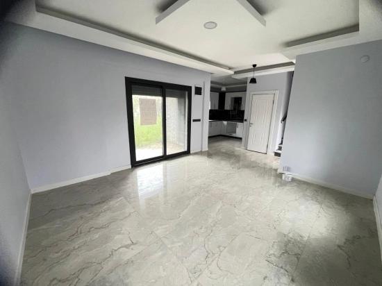 50 M Vom Meer Entfernt In Özdere Orta Mahalle! Modernes Design, Brandneue 3+1 Villa