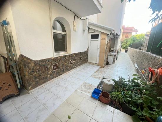 Luxuriöse 3+1 Doppelhaushälfte Mit Großzügigem Garten, 350 Meter Vom Meer Entfernt In Özdere Orta Mahalle!
