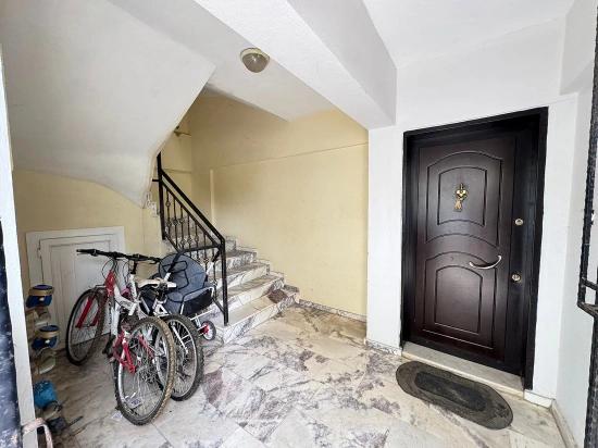 Großzügige Und Helle 2+1-Zimmer-Wohnung In Meeresnähe In Gümüldür Fevzi Çakmak Zu Verkaufen.