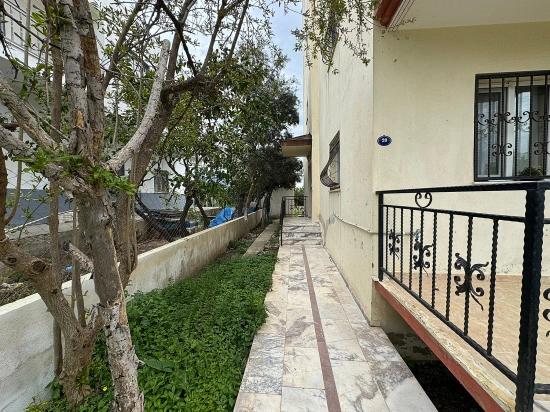 Großzügige Und Helle 2+1-Zimmer-Wohnung In Meeresnähe In Gümüldür Fevzi Çakmak Zu Verkaufen.