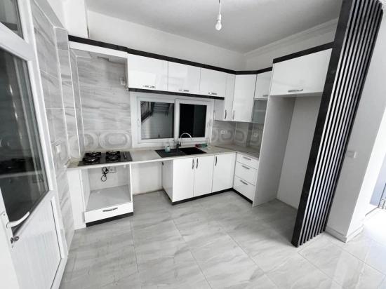 Luxuriöse Und Komfortable 2+1-zimmer-villa In Einer Anlage Mit Olympischem Schwimmbecken In Seferihisar Zu Verkaufen!