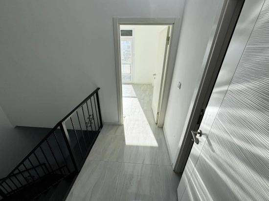 Luxuriöse Und Komfortable 2+1-zimmer-villa In Einer Anlage Mit Olympischem Schwimmbecken In Seferihisar Zu Verkaufen!