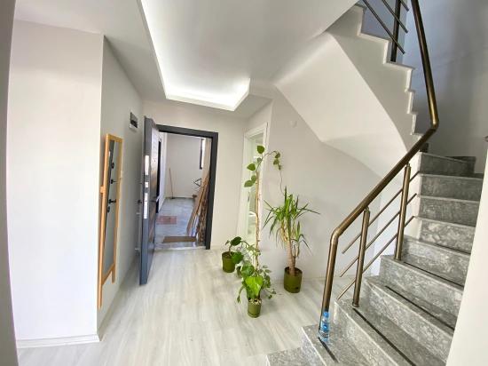 3+1 Penthouse-Maisonette Zur Miete In Seferihisar Mersinalanı, 300 M Vom Meer Entfernt!