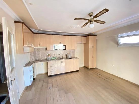 2+1-Zimmer-Wohnung Zur Miete In Seferihisar, Mersin-Gebiet, Nur 100 Meter Vom Meer Entfernt!