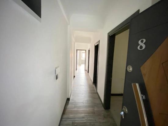 Geräumige Und Moderne 2+1-zimmer-wohnung Mit Aufzug In Seferihisar, Mersin, Zu Vermieten