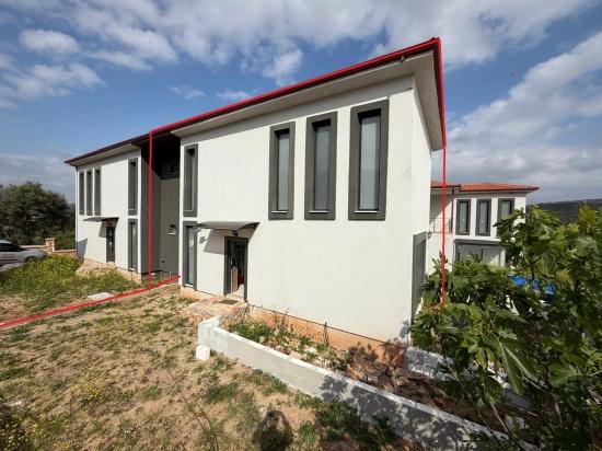 3+1 Villa Zum Verkauf In Seferihisar: Solarbetrieben, Fußbodenheizung, Komplett Möbliert