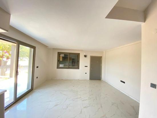 3+1 Freistehende Villa Zum Verkauf In Seferihisar Sakız Ağacı, Direkt Am Meer, Mit Modernem Design.