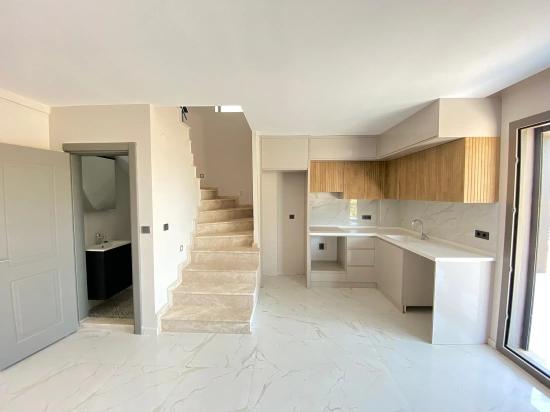 3+1 Freistehende Villa Zum Verkauf In Seferihisar Sakız Ağacı, Direkt Am Meer, Mit Modernem Design.