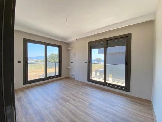 3+1 Freistehende Villa Zum Verkauf In Seferihisar Sakız Ağacı, Direkt Am Meer, Mit Modernem Design.