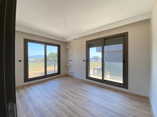 3+1 Freistehende Villa Zum Verkauf In Seferihisar Sakız Ağacı, Direkt Am Meer, Mit Modernem Design.