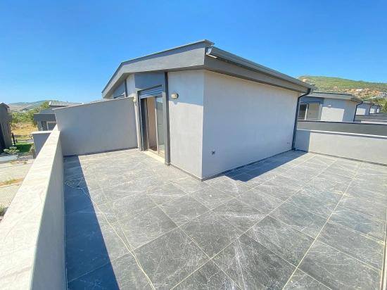 3+1 Freistehende Villa Zum Verkauf In Seferihisar Sakız Ağacı, Direkt Am Meer, Mit Modernem Design.