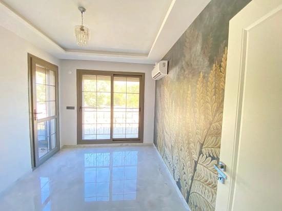 Ultra-luxus-3+1-villa Zum Verkauf Mit Privatem Garten, Direkt Am Meer In Ürkmez