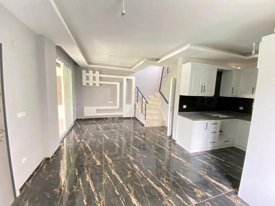 3+1 Villa Zum Verkauf In Doğanbey, Geräumig, Mit Freistehendem Garten, Nahe Dem Meer