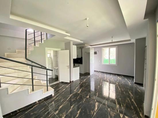 3+1 Villa Zum Verkauf In Doğanbey, Geräumig, Mit Freistehendem Garten, Nahe Dem Meer