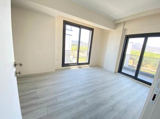 3+1 Freistehende Villa Mit Großem Garten Und Pool Zum Verkauf In Doğanbey