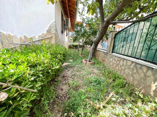 Luxuriöse, Freistehende Villa (4+1 Schlafzimmer) In Seferihisar Bengiler, 100 M Vom Meer Entfernt, Komplett Renoviert