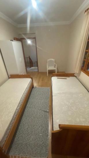 Luxuriöse 3+1-zimmer-villa Mit Pool Und Sicherheitsdienst In Einer Anlage Direkt Am Meer In Seferihisar Cumhuriyet