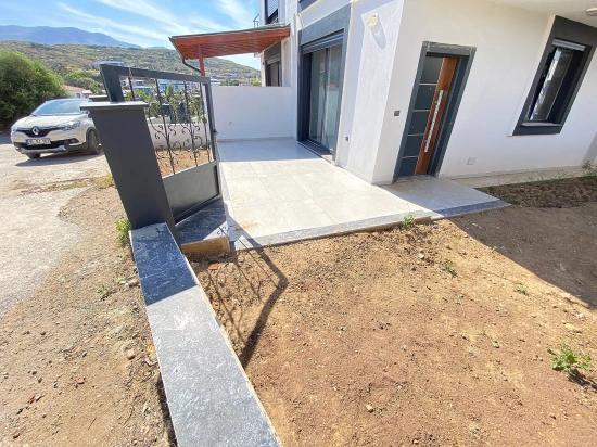 Genießen Sie Die Terrasse Und Die Meeresbrise In Payamlı, Seferihisar: 3+1 Eckvilla Zu Verkaufen, Keine Zusätzlichen Kosten Erforderlich.