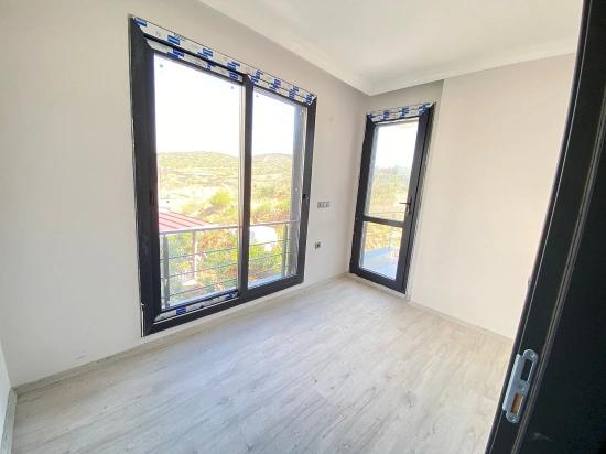 Genießen Sie Die Terrasse Und Die Meeresbrise In Payamlı, Seferihisar: 3+1 Eckvilla Zu Verkaufen, Keine Zusätzlichen Kosten Erforderlich.