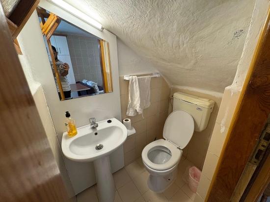 Freistehende Villa Mit 3+1 Schlafzimmern Und Großem Garten, Ohne Zusätzliche Kosten, Im Viertel Cumhuriyet, Seferihisar