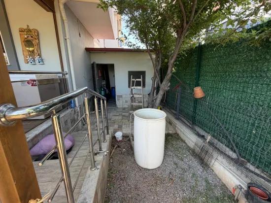 In Seferihisar Cumhuriyet, 650M Vom Meer Entfernt, 4+1 Geräumige Villenartige Luxusvilla Mit Großem Garten Zum Verkauf!