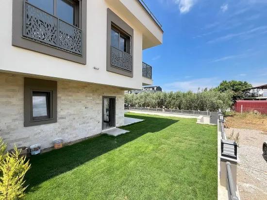 In İzmir/Menderes/Gümüldür Dem Meer 300M Entfernt, Breite Gartenbesitzende 4+1 Luxus-Villa