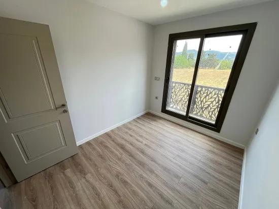 In İzmir/Menderes/Gümüldür Dem Meer 300M Entfernt, Breite Gartenbesitzende 4+1 Luxus-Villa