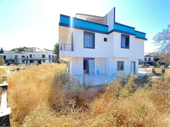 In Seferihisar Payamlı, Geräumige, Gartenbesitzende, Null, Schlüsselübergabe Luxus-Villa 3+1 Zum Verkauf