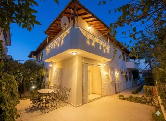 Seferihisar Mersin Bereich In 50m Entfernung zum Meer! Sıfır renoviert, einzigartige verkaufliche 3+1 Villa