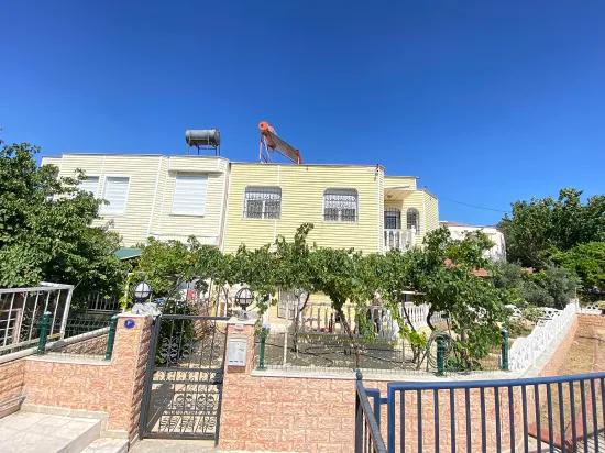 Seferihisar Mersinalanı'nda Meer Seite den Meer 50m gärtnerischer satılık 3+1 Villa!