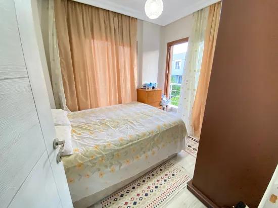 In Seferihisar Atatürk Mah. befindet sich eine vollständig unabhängige Villa mit voller Meeresaussicht, 4+1 Zimmer, zum Verkauf