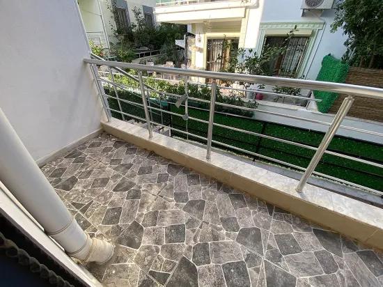 Seferihisar Mersin Ala dem Meer 350 m Entfernung mit Garten zum Verkauf stehendes 2+1 Doppelhaus –