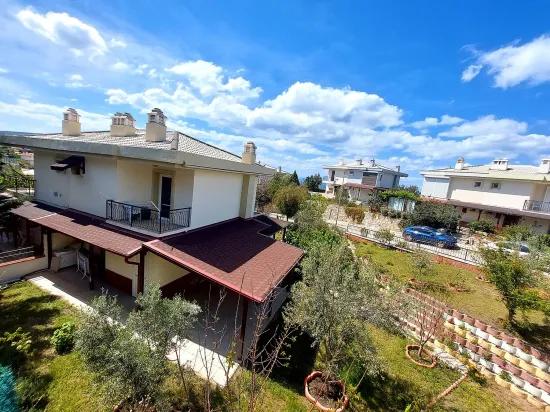 İzmir Seferihisar Doğanbey direkt am Meer null Site mit Garten zum Verkaufen 4+1 Sommerhaus –