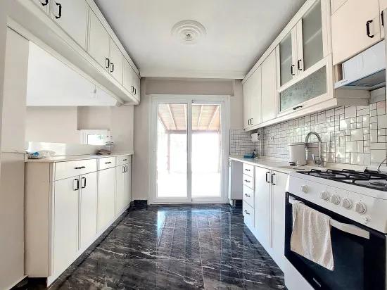 İzmir Seferihisar Doğanbey direkt am Meer null Site mit Garten zum Verkaufen 4+1 Sommerhaus –