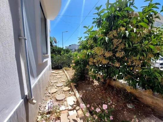 İzmir Seferihisar Ürkmez'de Verkaufliches Gartennahes Erdgeschosswohnung 2+1