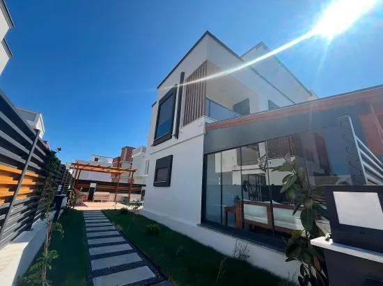 Seferihisar Perle, In Doğanbey mit Pool Ultra Luxus 3+1 Villa zum Verkauf